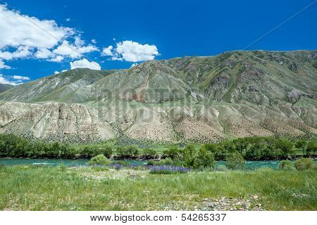 Zielone wody rzeki Kekemeren, Tien Shan