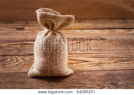 coffee beans on wood texture