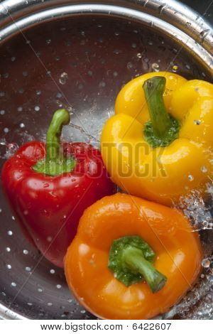 Peperone giallo rosso e arancione