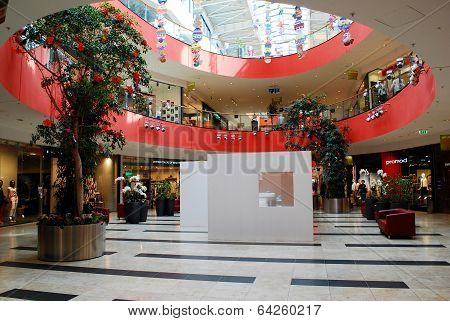 Vilnius Ozas Schopping House Centre Internal View