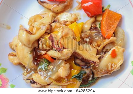 Fried squid with peppers, basil
