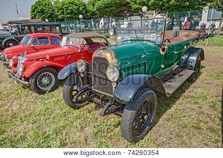 Old Italian Car Fiat 501 (1924)