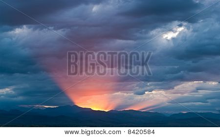 Esplosione al tramonto