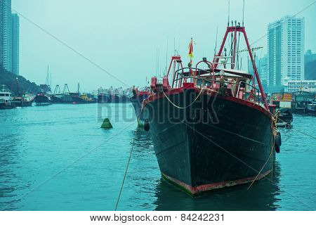 Hong Kong-march 12: Traditional Fishing Trawler In The Aberdeen Bay. Famous Floating Village