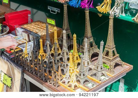 Street Vendor Eiffel Tower