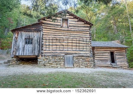 Old pioneer cabin on the smoky mountains national park