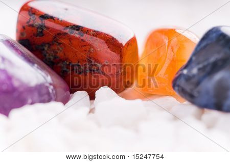 많은 다른 자연적인 돌