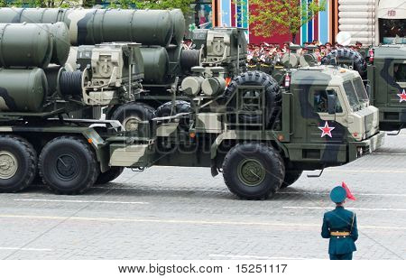 มอสโก - 6 พฤษภาคม: S 400 Triumf ชุดซ้อมพาเหรดทหารบนฉลองครบรอบของชัยชนะใน G