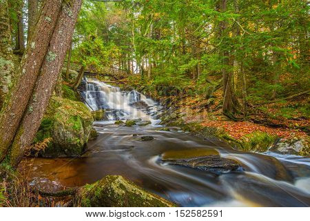 Potts Falls are located near the town of Bracebridge Ontario in the Muskoka Region.