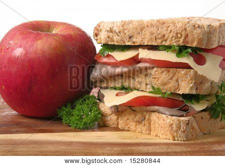 Roast Beef Sandwich und Apple.