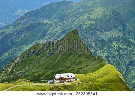 Kitzsteinhorn Gipfel Welt 3000 Austria Top View In Summer.
Travel  In Salzburg Austria