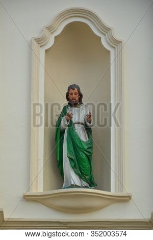 Manila, Ph - Oct. 5: Minor Basilica Of The Black Nazarene Or Also Known As Quiapo Church Statue Figu
