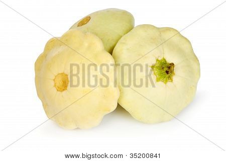 สควอช Pattypan ขาวที่แยกต่างหากบนพื้นสีขาว