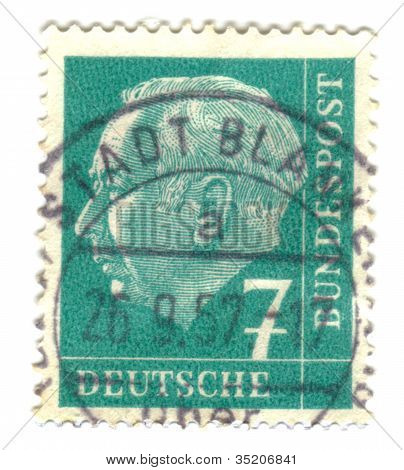 Alemania-circa 1955: un sello impreso en la Alemania Theodor Heuss, Circa 1955