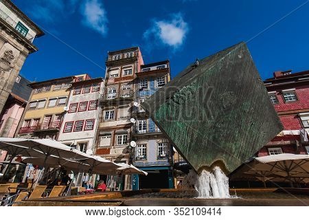 Porto, Portugal - November 21, 2019: Cube Fountain (fonte Do Cubo) In Ribeira Square In The Center O
