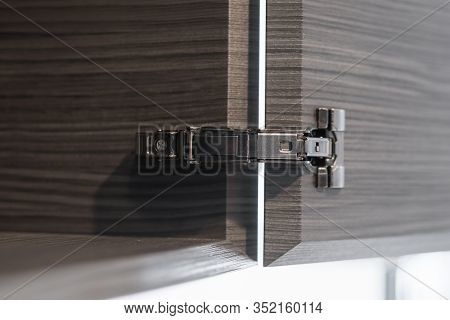 Standard Professional Hinge For Overlay Application For All Kinds Of Furniture