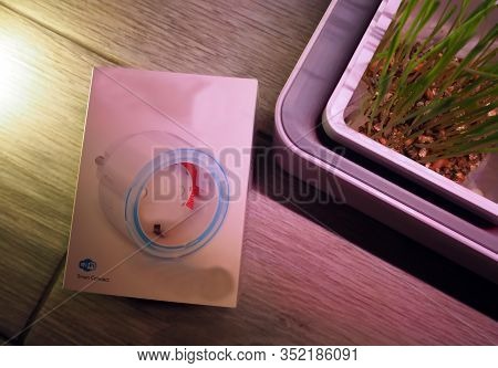 Smart Wi-fi Electrical Outlet. Smart Wi-fi Electrical Outlet