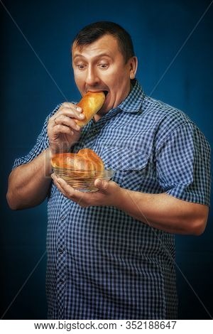 The Man Is Going To Eat A Favourite Dish. Widely I Opened The Mouth. Ready-made Product Of Fast Food
