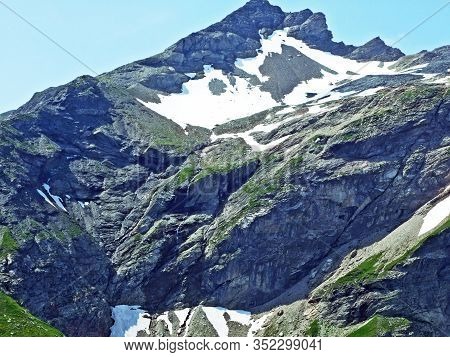 Alpine Mountain Peak Naafkopf In The Ratikon (rätikon Or Raetikon) Border Alpine Mountain Massif - M
