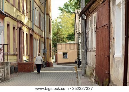 Trzcinsko-zdroj, Poland.8 October 2018. Old Urban Buildings In Town Trzcinsko-zdroj In Western Polan