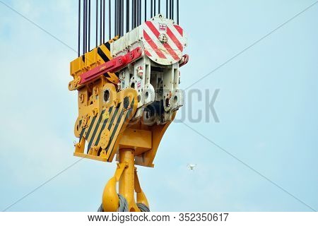 Warsaw, Poland. 8 September 2018. Construction Of The Second Metro Line. Cranes On The Warsaw Subway