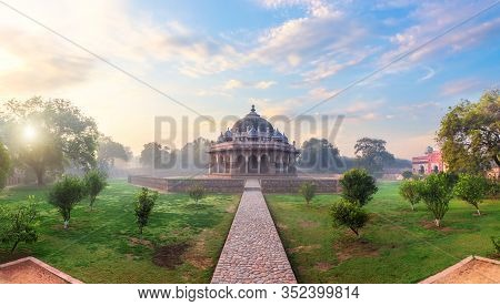 Isa Khans Tomb In The Humayuns Tomb Complex In Delhi, India, Sunrise Panorama