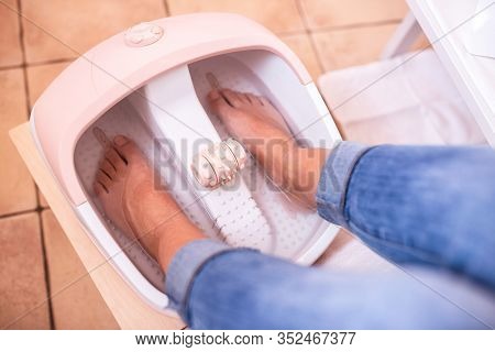 Pedicure Spa For Beautiful, Clean And Healthy Feet
