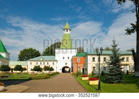 Spasskaya Tower (17th Century) Of The Nikolo-peshnoshsky Monastery