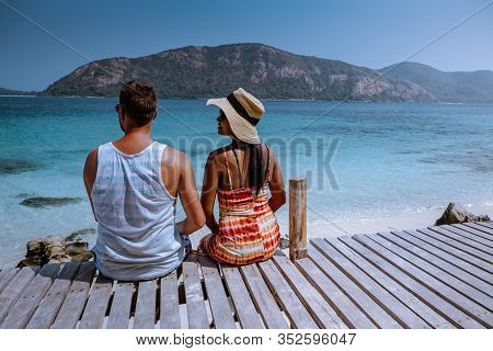 Beautiful Tropical Island Beach - Koh Kham, Trat Thailand Pattaya Asia, Couple Relax On Tropical Isl