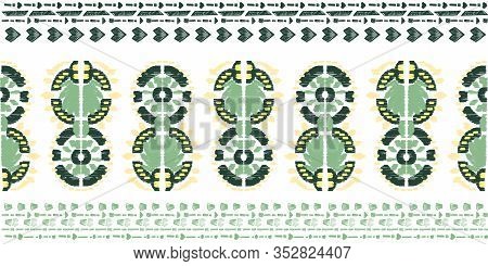 Ethnic Wave Pattern. Seamless  Ehnic Carpet African Pattern.  Aztec Style. Geometric Mosaic