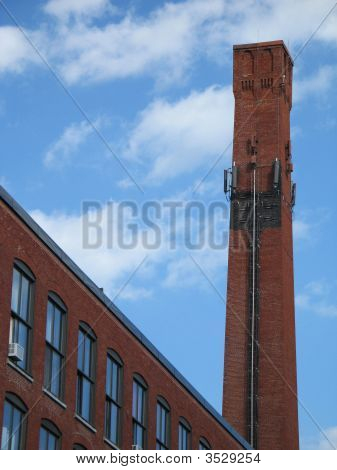 Chimenea de ladrillo antiguo