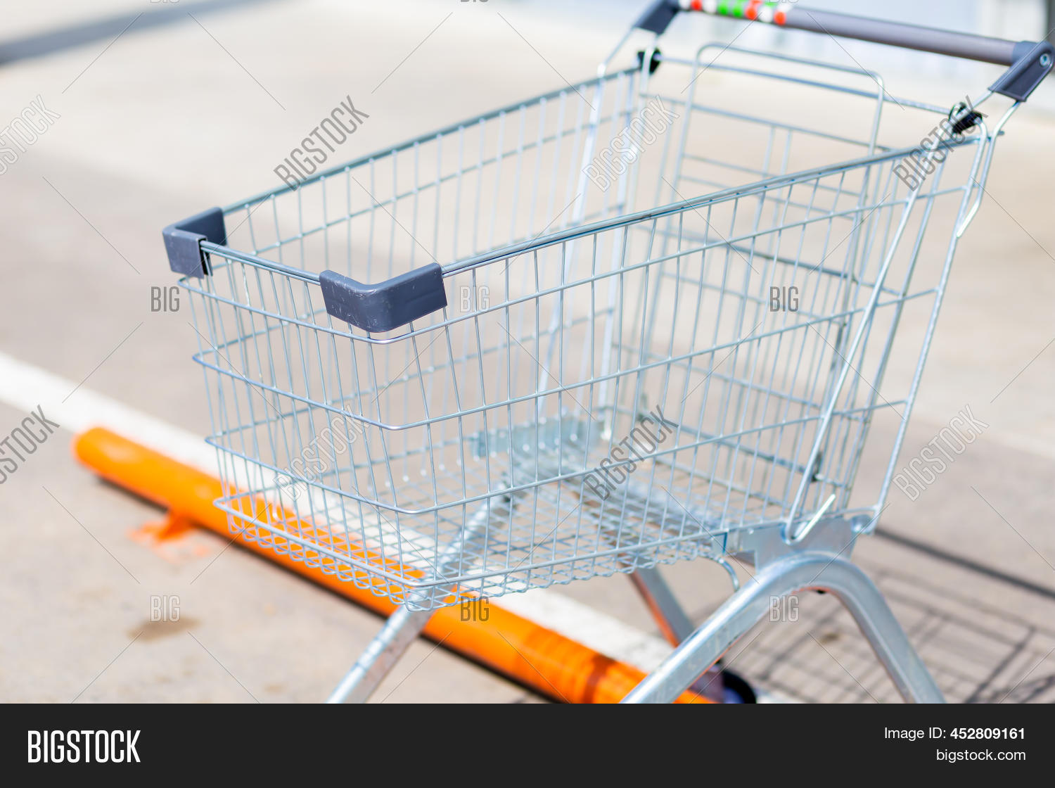 Empty Cart On Wheels Image & Photo (Free Trial) Bigstock