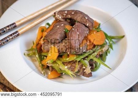 Recipe Sesame Beef Wok, Minced Summer Vegetables, France