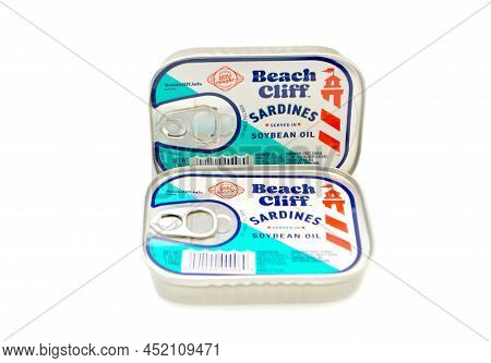 Beach Cliff - Canned Sardines With Soybean Oil