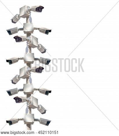 Multi-angle Cctv On Pillar 360 Degree System Background Blast Cipping Path.