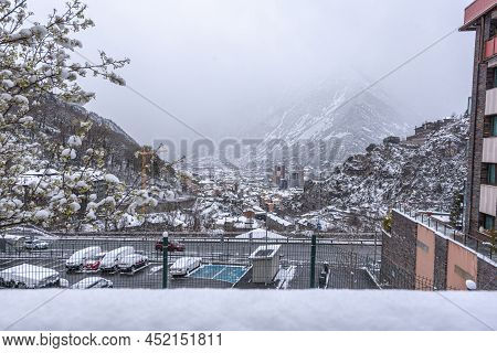 Escaldes Engordany, Andorra: 2022 April 2: Snowfall In The Capital City Of Andorra In The Winter Of 