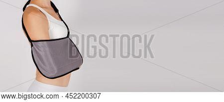 Shoulder Joint Brace. Bandage On The Shoulder Joint Scarf With Additional Fixation. Deso Handwrap. S