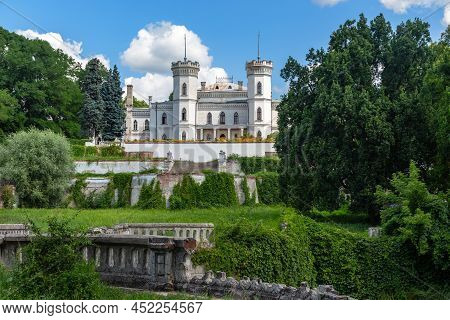 Sharovka, Ukraine - July 24, 2021: This Is The Park And Palace Of The Sharovka Estate (19th Century)
