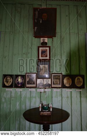 Trang, Thailand - March 23, 2022 : Phraya Ratsadanupradit Mahison Phakdi  And Family Portrait Painti