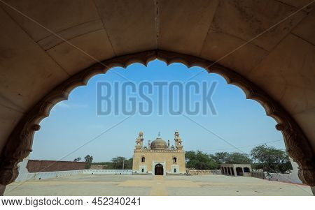 Abbasi Jamia Masjid Qila Mosque Built By Nawab Bahawal Khan Near To Derawar Fort