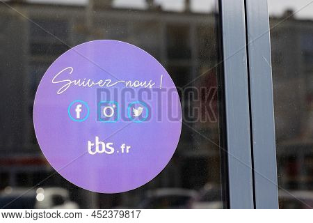 Bordeaux , Aquitaine  France - 03 27 2022 : Tbs Text Logo Sign Shop Clothing Boat And Shoes Brand Sp