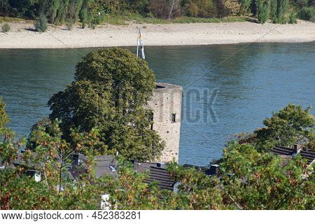 City Walls Tower Of Rhens Am Rhein Between Taller Trees