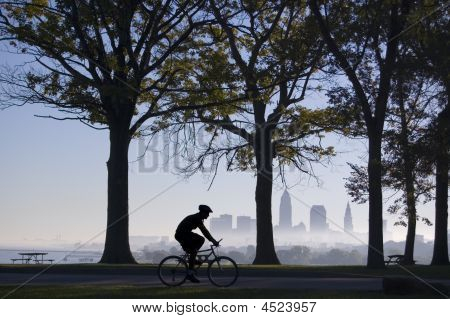 Biker tåget morgen