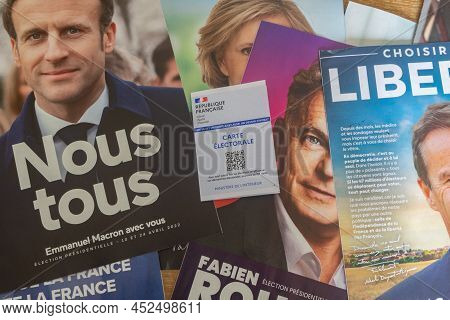 Primelin - France, April 06, 2022 : Campaign Platform Booklet For 2022 French Presidential Election 