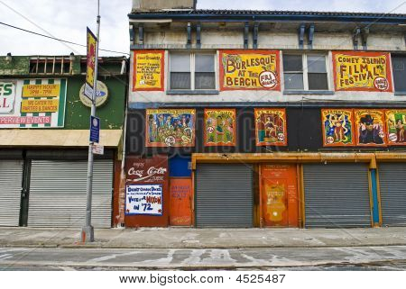 Coney Island Store Fronten