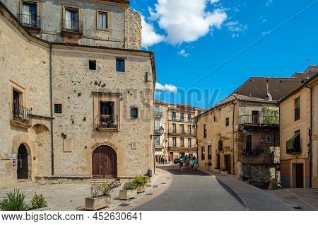 Sepulveda, Spain - September 12, 2021: Architecture In The Medieval Town Of Sepulveda, One Of The Mo