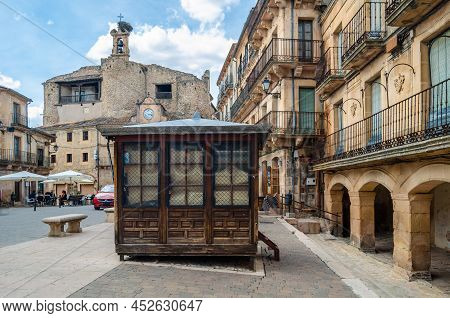 Sepulveda, Spain - September 12, 2021: Architecture In The Medieval Town Of Sepulveda, One Of The Mo
