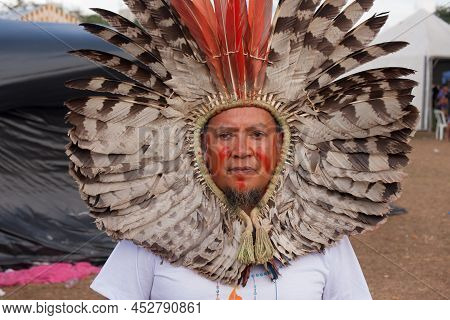 Brasilia, Df, Brazil-april 12, 2022: Thousands Of Indigenous Natives From All Over Brazil Descend Up