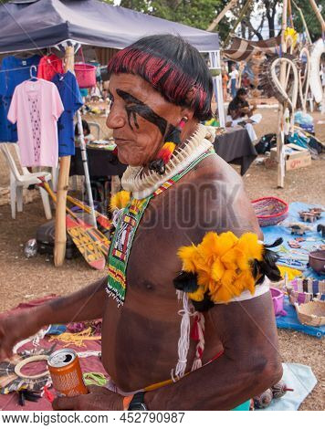 Brasilia, Df, Brazil-april 12, 2022: Thousands Of Indigenous Natives From All Over Brazil Descend Up