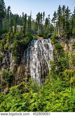 The Narada Falls In Mt Rainer Np, Washington